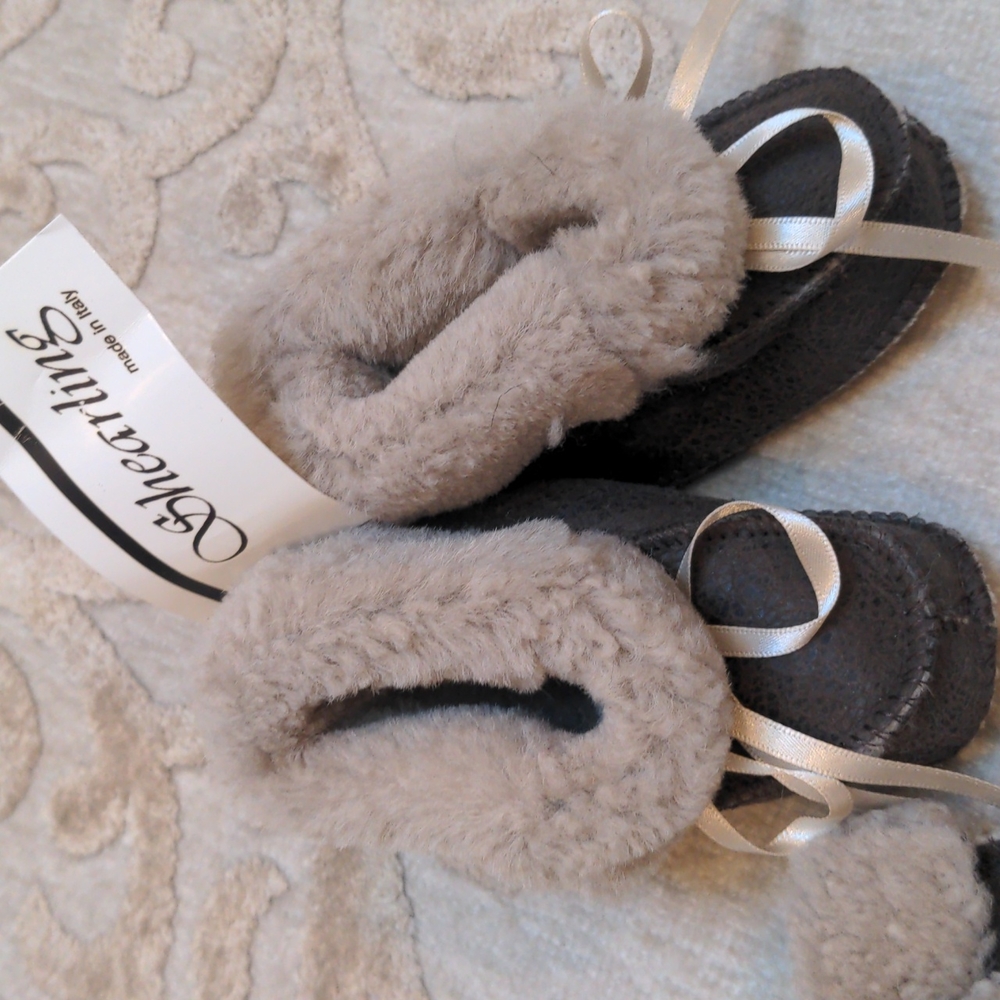 Gorgeous shearling bootie and mitten set MADE IN ITALY